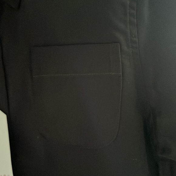 Boys Size 6-7 Black Button Down Shirt - Picture 4 of 6